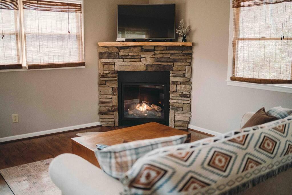 Serene & Cozy - Peaceful View - Fireplace - Creek Fleetwood Exteriér fotografie